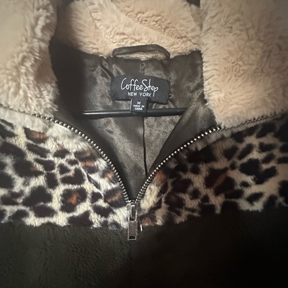 Coffee Shop New York Sherpa Faux Fur Animal Print Silk Lining Jacket Size Medium - Picture 6 of 8